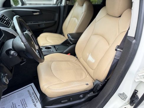 Used 2012 Chevrolet Traverse LT w/ All-Star Edition AWD/4WD image 9