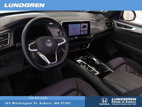 Used 2024 Volkswagen Atlas Cross Sport SE AWD/4WD image 8