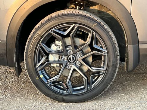 New 2026 Nissan Kicks SR image 32