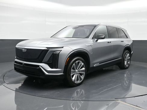 Used 2026 Cadillac Vistiq Luxury AWD/4WD image 1