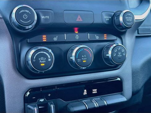 Used 2023 RAM 1500 Big Horn AWD/4WD image 19