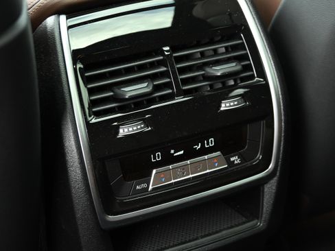 Certified 2025 BMW X6 M60i image 31