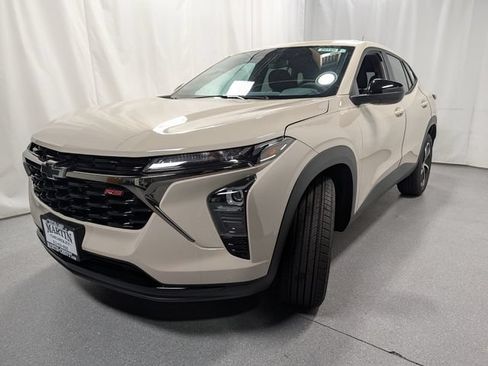 New 2026 Chevrolet Trax RS w/ Sunroof Package FWD image 7