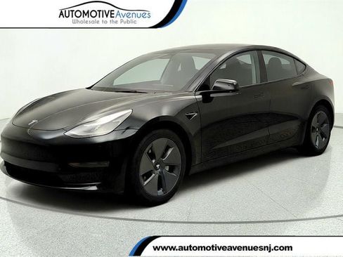 Used 2023 Tesla Model 3 Standard Range RWD image 1