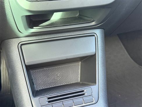 Used 2012 Volkswagen Tiguan S image 24