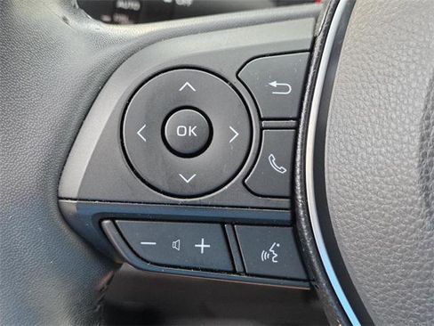 Certified 2020 Toyota RAV4 XLE Premium image 24