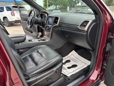 Used 2017 Jeep Grand Cherokee Limited AWD/4WD image 36