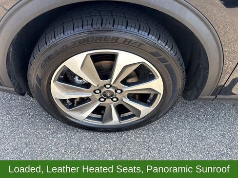 Certified 2024 Ford Escape Platinum AWD/4WD image 11