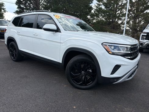 Used 2022 Volkswagen Atlas SE AWD/4WD image 2