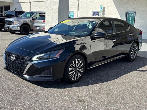 Used 2023 Nissan Altima 2.5 SV image 23