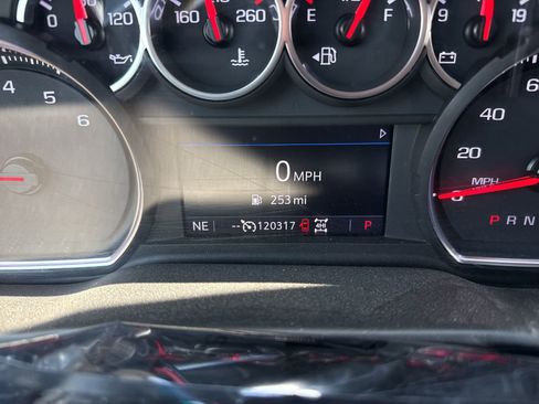 Used 2022 Chevrolet Silverado 1500 LT Trail Boss w/ Safety Package AWD/4WD image 14