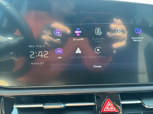 Certified 2025 Kia Niro EX Touring FWD image 34