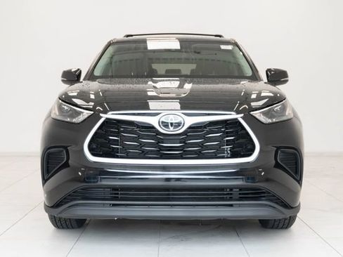 Used 2022 Toyota Highlander L FWD image 7
