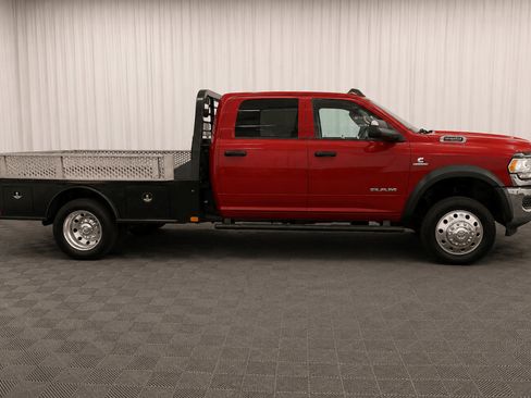 Used 2020 RAM 5500 Tradesman w/ Chrome Appearance Group AWD/4WD image 2
