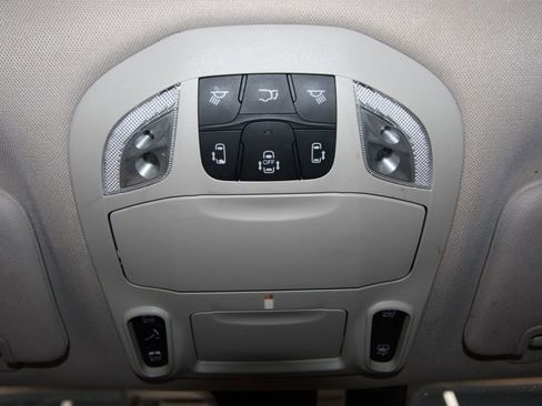 Used 2017 Chrysler Pacifica Limited w/ UConnect Theater Package image 19