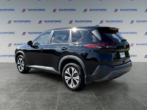 Used 2022 Nissan Rogue SV FWD image 3