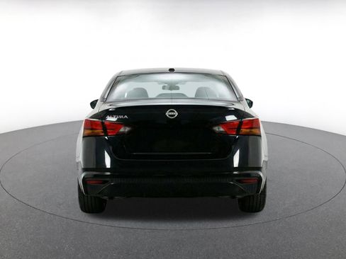 Used 2025 Nissan Altima 2.5 SV FWD image 8