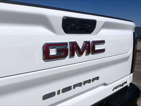 Used 2024 GMC Sierra 2500 AT4X AWD/4WD image 27