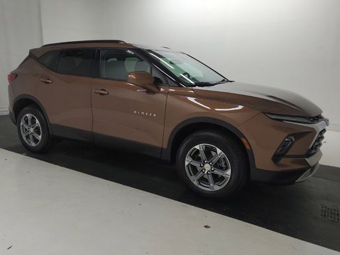Used 2024 Chevrolet Blazer LT w/ Convenience Package FWD image 11