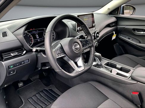 Used 2025 Nissan Sentra SV w/ All-Weather Package FWD image 17