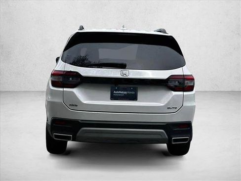 New 2025 Honda Pilot Elite image 8