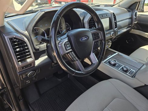 Used 2021 Ford Expedition Platinum image 11