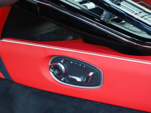 Used 2025 Aston Martin V8 Vantage Coupe image 43