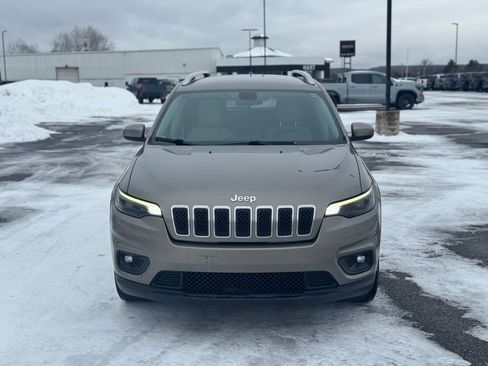 Used 2019 Jeep Cherokee Latitude w/ Popular Appearance Group image 10