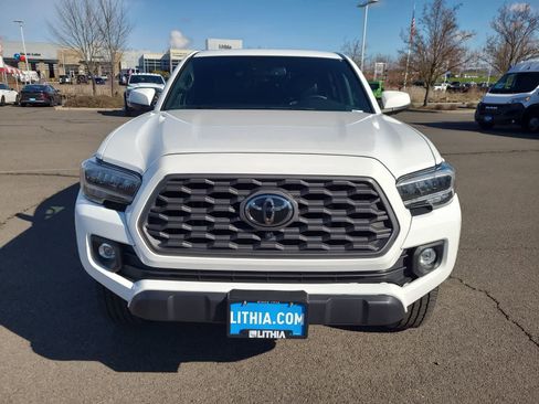Used 2022 Toyota Tacoma TRD Off-Road w/ TRD Premium Off Road Package image 14