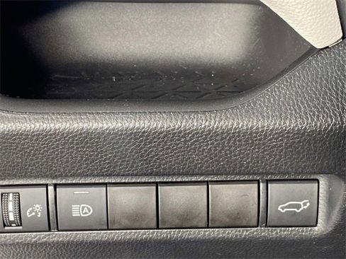 Used 2021 Toyota RAV4 XLE w/ Convenience Package image 15