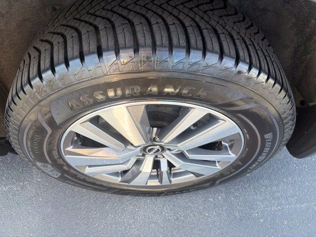 Used 2023 Nissan Pathfinder SL AWD/4WD image 10
