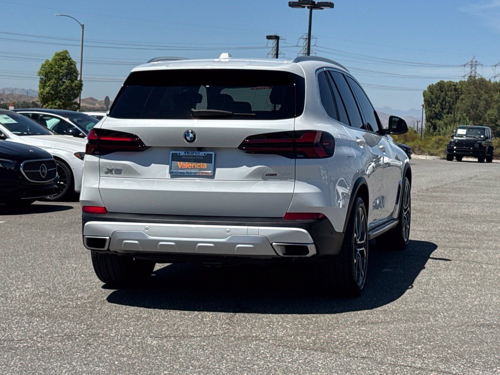 Used 2024 BMW X5 xDrive40i w/ Executive Package AWD/4WD image 9