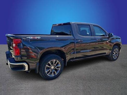 Used 2022 Chevrolet Silverado 1500 LT AWD/4WD image 4