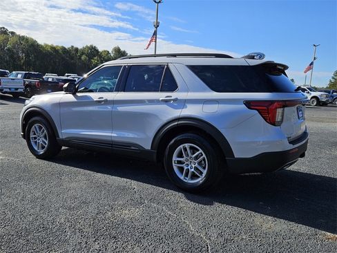 New 2026 Ford Explorer Active image 9