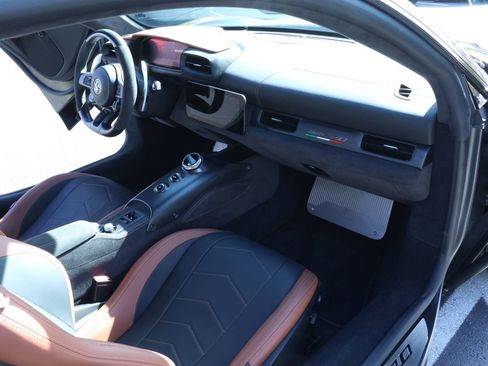 Used 2023 Maserati MC20 Coupe image 11