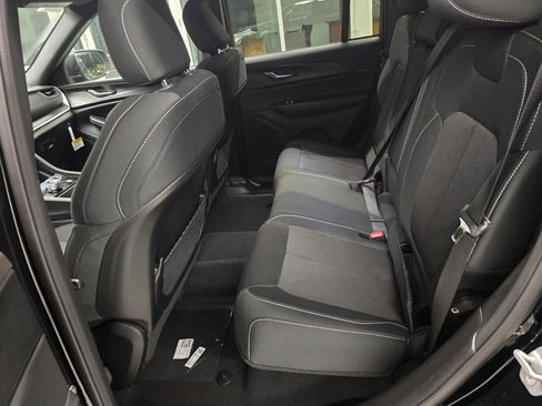 New 2025 Jeep Grand Cherokee Laredo w/ Luxury Tech Group I RWD image 28