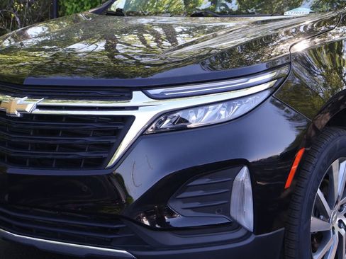 Used 2023 Chevrolet Equinox LT AWD/4WD image 3