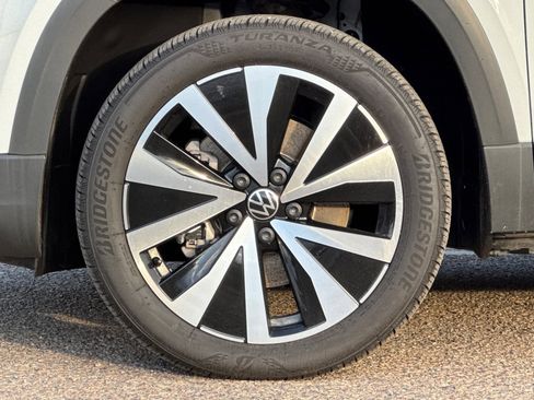 Used 2022 Volkswagen Taos SE image 25