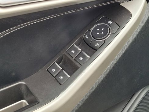 Used 2022 Ford Explorer XLT w/ Equipment Group 202A image 17