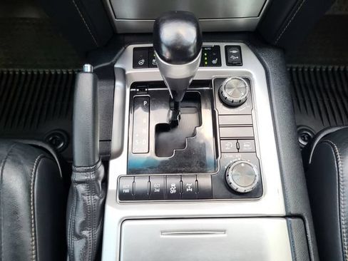 Used 2021 Toyota Land Cruiser Heritage Edition AWD/4WD image 19