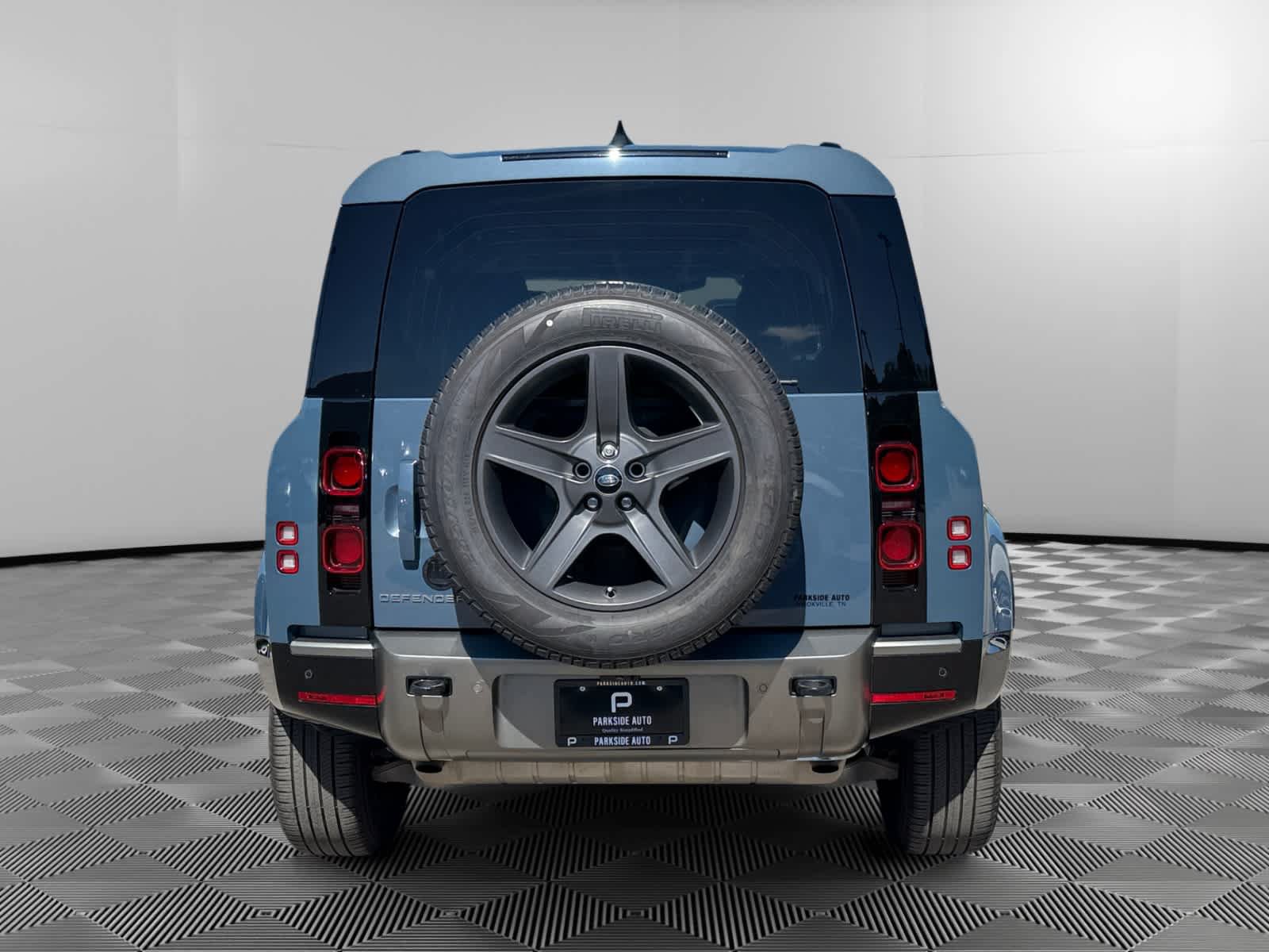 Used 2024 Land Rover Defender 110 X-Dynamic SE AWD/4WD image 4