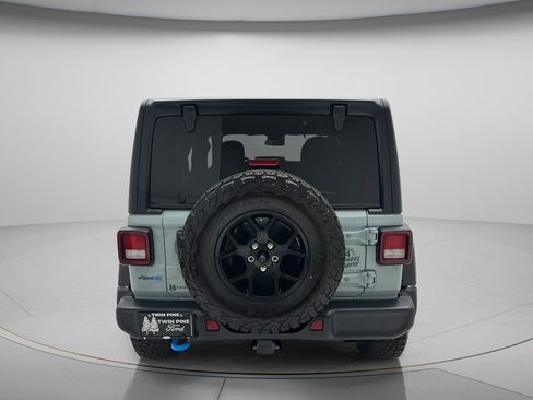 Used 2024 Jeep Wrangler Unlimited AWD/4WD image 6