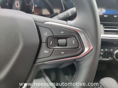 Used 2025 Chevrolet Trax ACTIV w/ Sunroof Package image 20