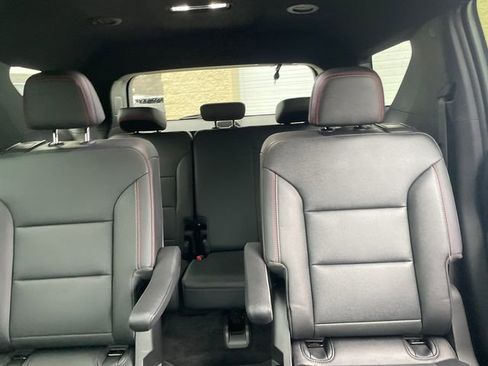 Used 2025 Chevrolet Traverse Z71 image 40
