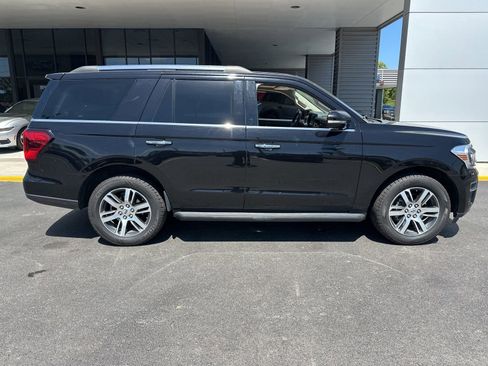 Used 2024 Ford Expedition Limited image 2