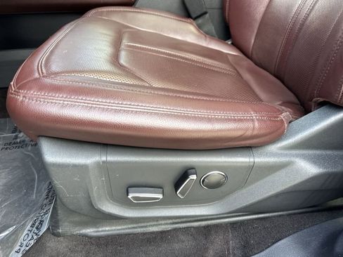 Used 2022 Ford Expedition Limited image 41