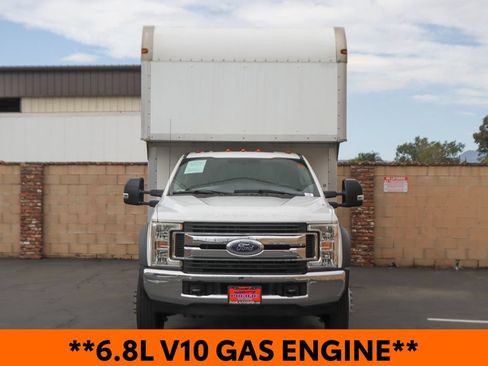 Used 2017 Ford F550 2WD Regular Cab Super Duty image 3