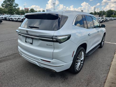 Used 2026 Buick Enclave Avenir w/ Super Cruise Package AWD/4WD image 3