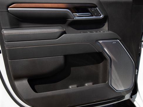 Used 2025 GMC Sierra 3500 Denali AWD/4WD image 23