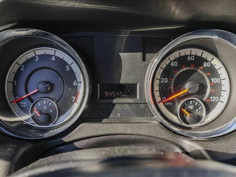 Used 2018 Dodge Grand Caravan SXT w/ Blacktop Package image 15